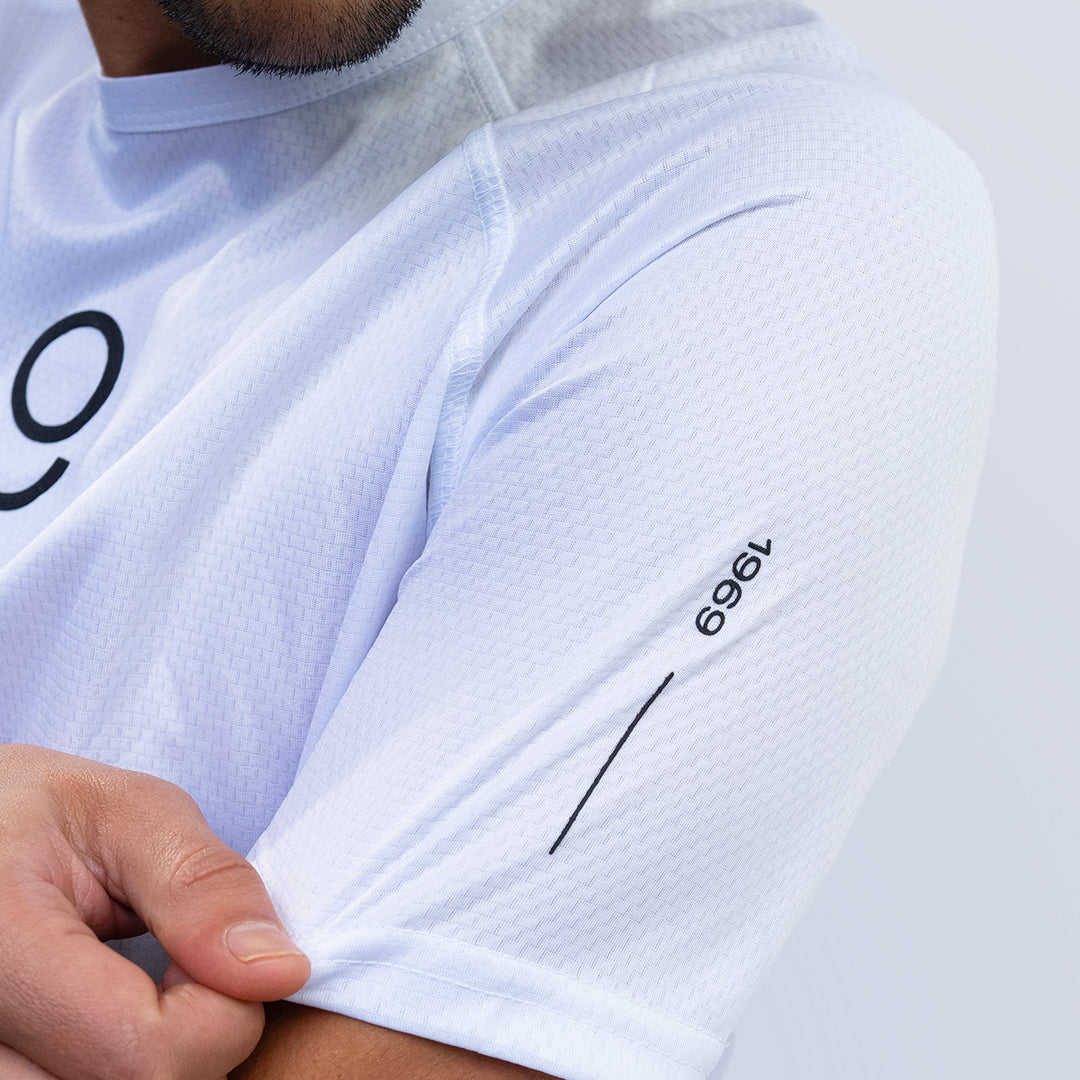 White t-shirt / black shorts Bundle